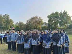 Semangat Kemerdekaan, GTK MAN 5 Sleman Ikuti Upacara 17 Agustus di Lapangan Tempel