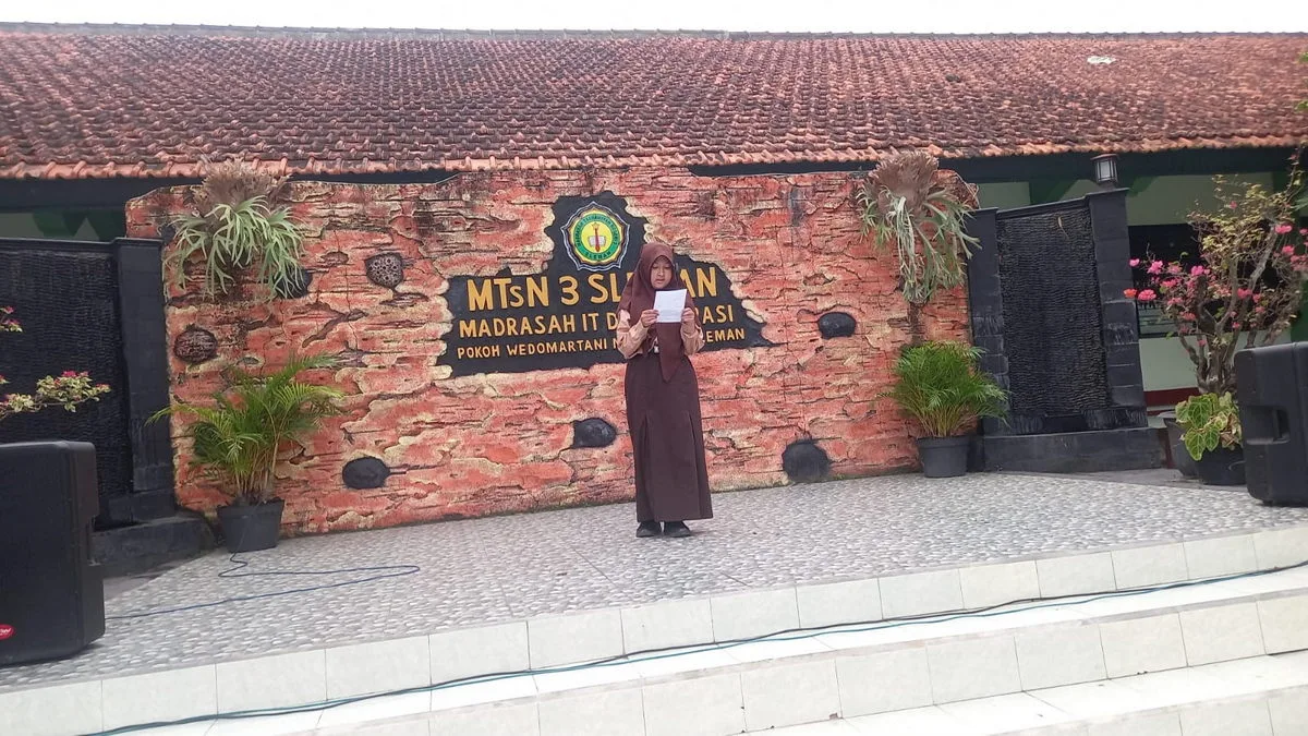 Story Telling Meriahkan Talent Show MTs Negeri 3 Sleman