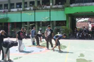 MAN 2 Sleman Gelorakan Semangat Kemerdekaan dengan Lomba Pitoelasan