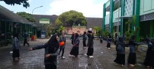 OSIS MTsN 9 Sleman Sukses Gelar Lomba Agustusan di Madrasah