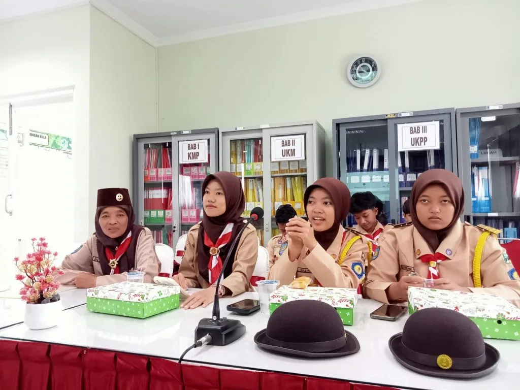 Pembina Pramuka MTsN 8 Sleman Ikuti Pertemuan Saka Bakti Husada di Puskesmas Prambanan