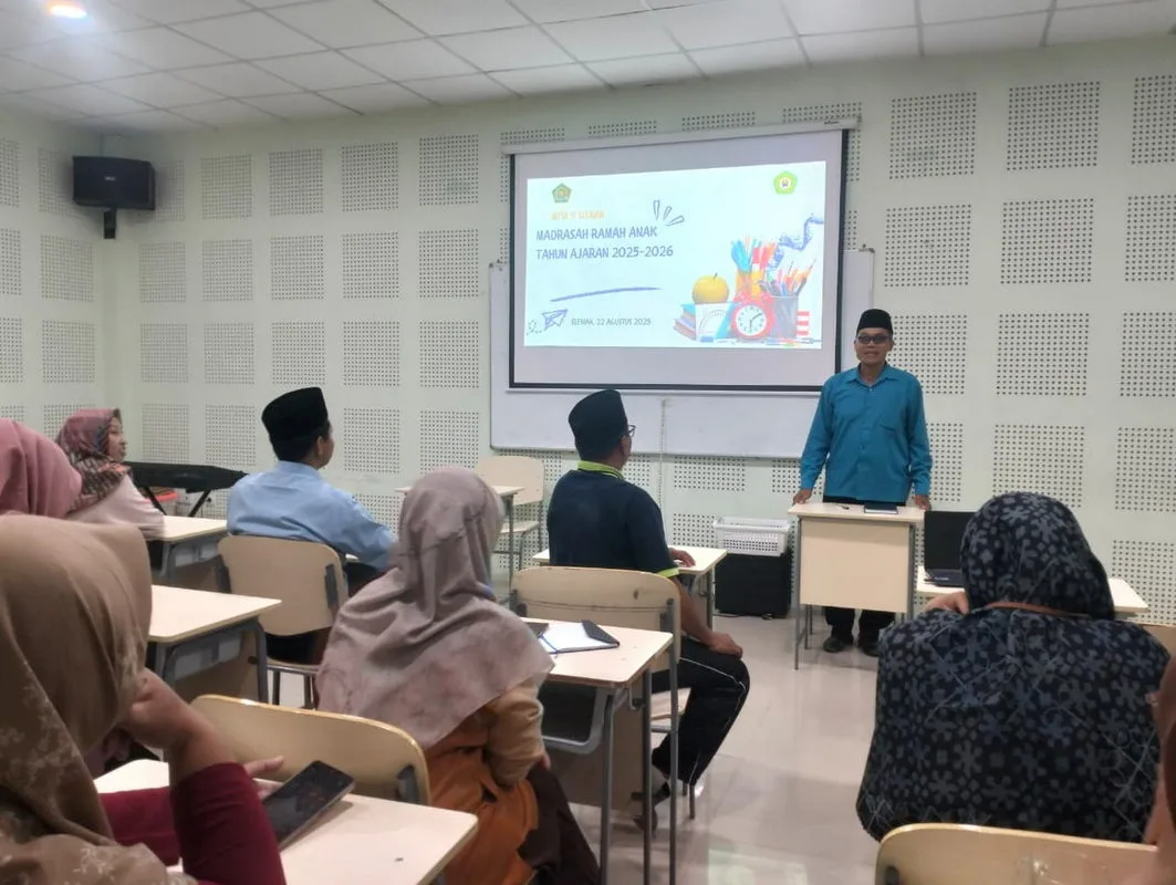 Presentasi Hasil Diskusi Tim SRA, SSK, dan SPAB di MTsN 9 Sleman