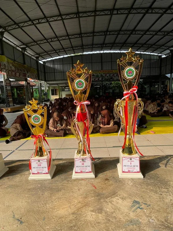 Akhiri Semarak Peringatan Kemerdekaan RI, Siswa MTsN 10 Sleman Panen Hadiah