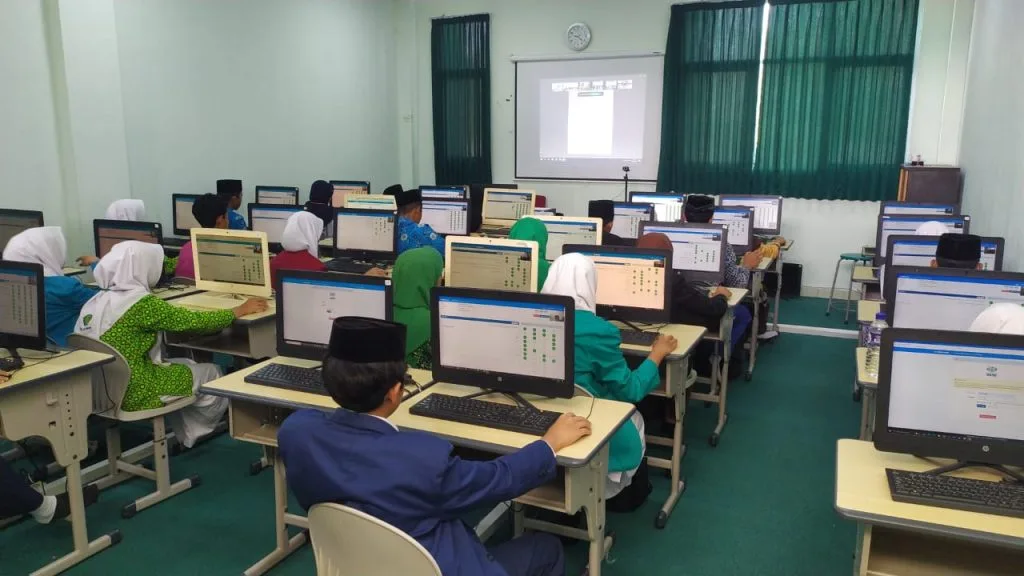 Dua Siswa MTs Negeri 3 Sleman Siap Harumkan Nama Madrasah di OBA-8 Tingkat Provinsi