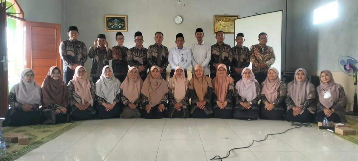 Guru Bahasa Arab MTsN 8 Sleman Ikuti MGMP Bahasa Arab di MTs Ummul Quro