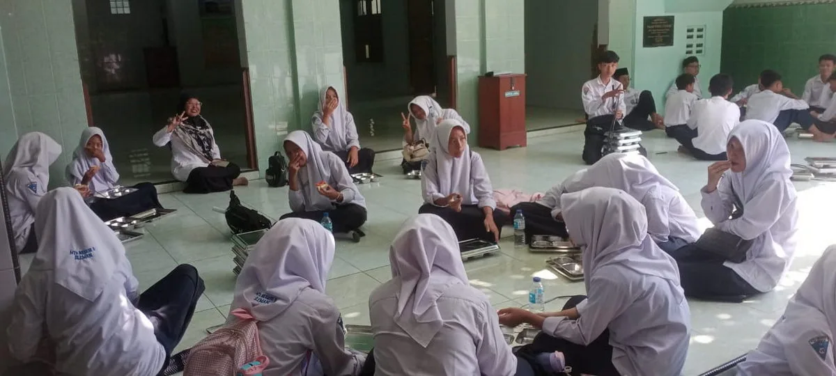 Siswa MTsN 8 Sleman Nikmati MBG Usai ANBK Hari Kedua