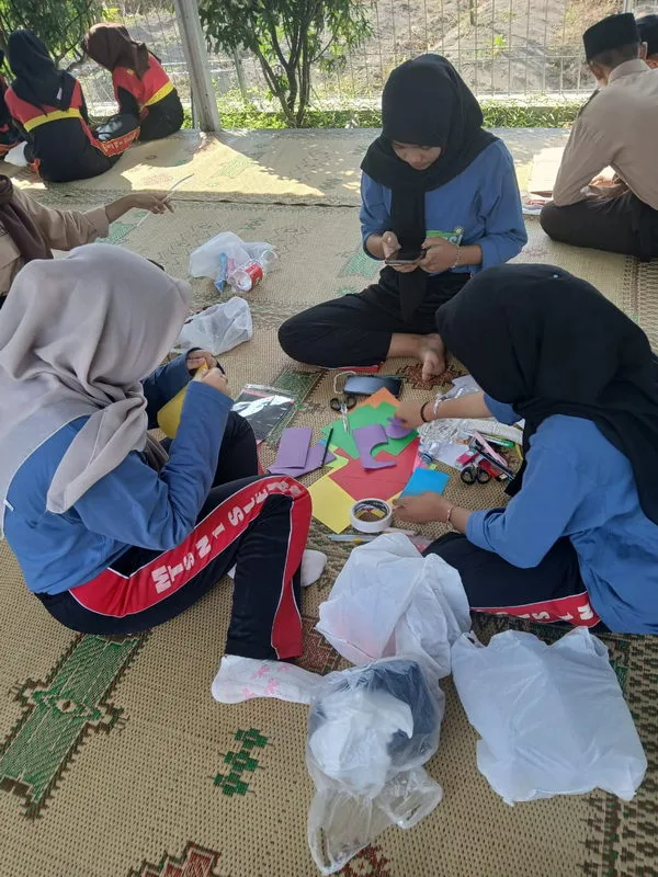 Kemeriahan Peringatan HUT ke-80 RI di MTsN 1 Sleman: Lomba Antar Kelas Ramaikan Suasana