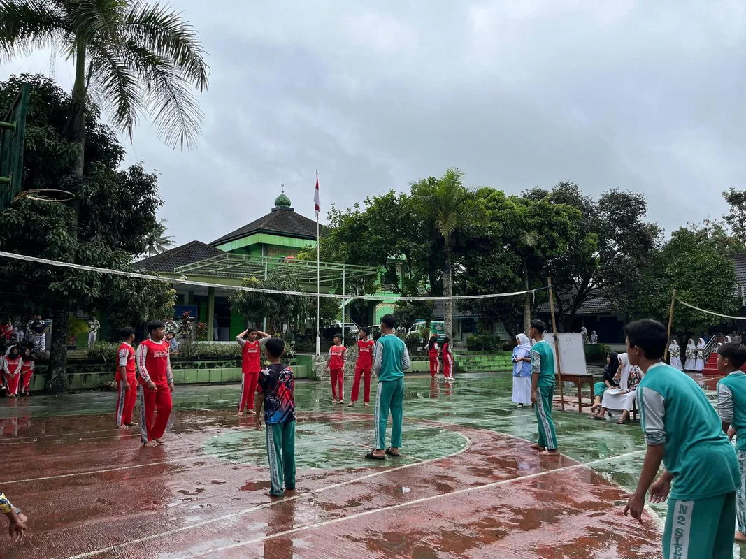 MTsN 2 Sleman Hidupkan Semangat Merah Putih Lewat Lomba