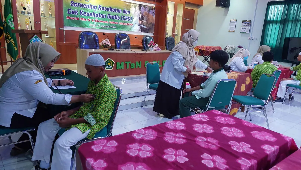 Screening Kesehatan dan Cek Kesehatan Gratis (CKG) di MTsN 8 Sleman bersama Puskesmas Prambanan