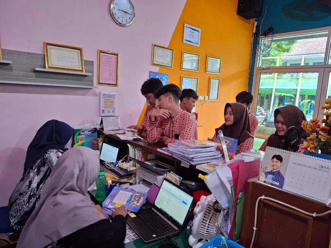 Siap Tembus TKA, Buku Express TKA Hadir di Perpustakaan Bahrul Ilmi MAN 2 Sleman