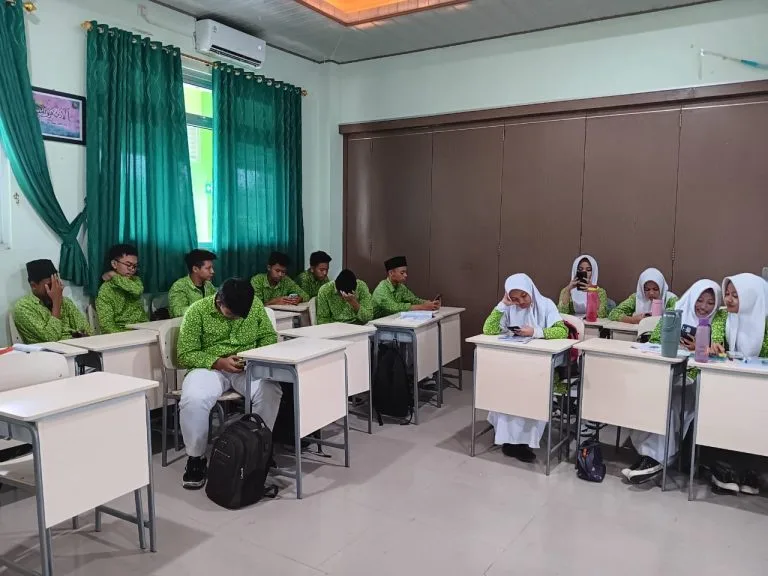 Siswa Kelas IX MTsN 9 Sleman Semangat Ikuti Warming Up TKA Hari Terakhir