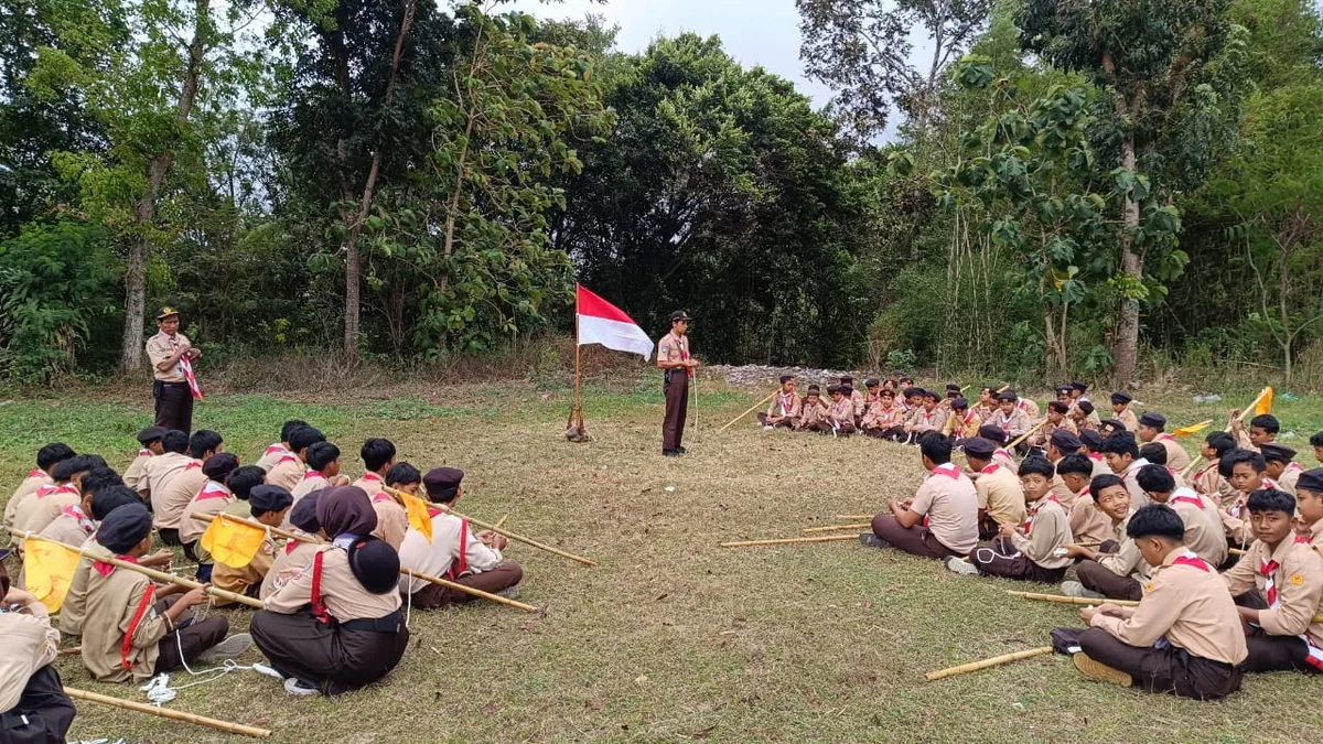 Latihan Pramuka MTsN 8 Sleman Fokus pada Keterampilan Tali Temali