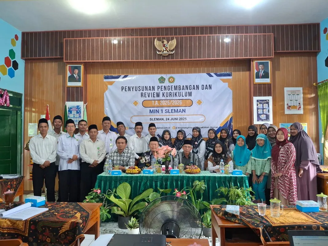 MIN 1 Sleman Gelar Penyusunan, Pengembangan, dan Review Kurikulum Tahun Ajaran 2025/2026