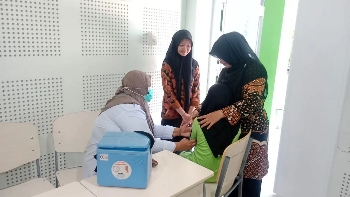 MTsN 9 Sleman Gandeng Puskesmas Depok 1 Gelar Imunisasi Hepatitis A Susulan