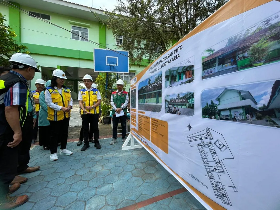 Wakil Menteri PU Tinjau Revitalisasi Madrasah PHTC di MTsN 4 Sleman