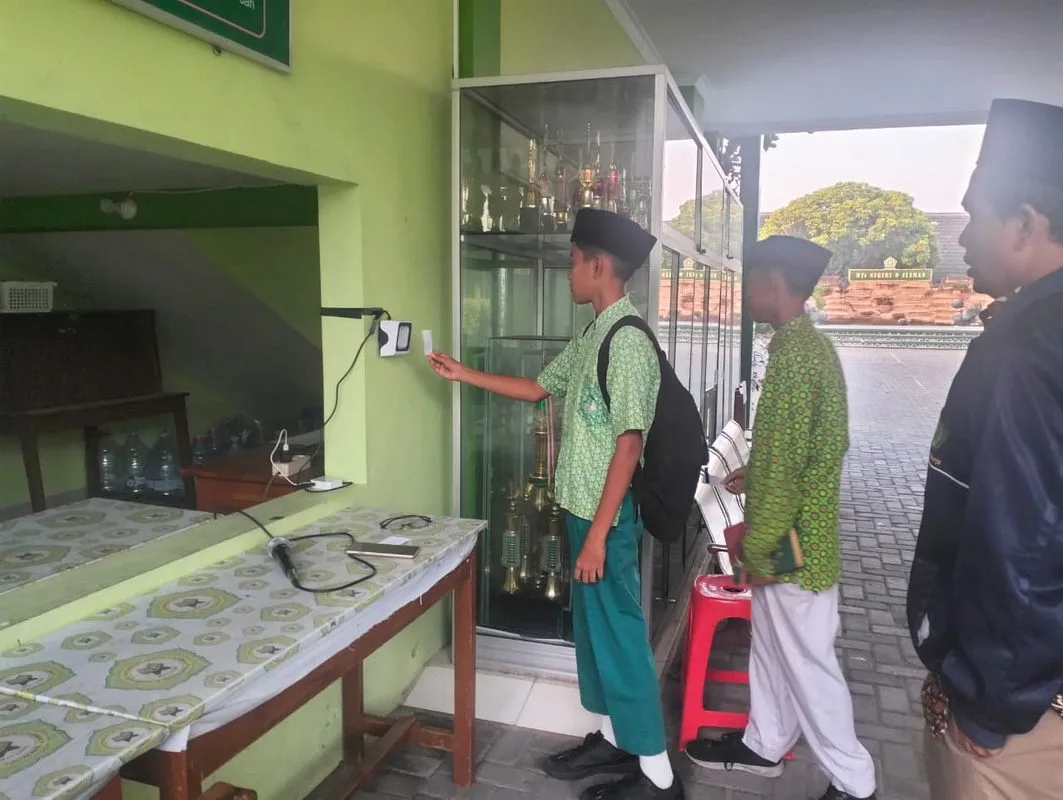 MTsN 9 Sleman Lakukan Inovasi Presensi Siswa dengan QR Code Terintegrasi JMD