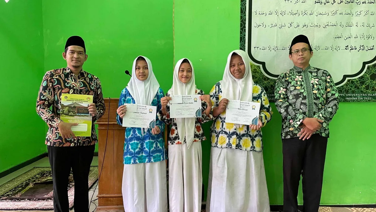 Cinta Rasulullah Lewat Kreasi Digital: Siswa MTsN 2 Sleman Berprestasi
