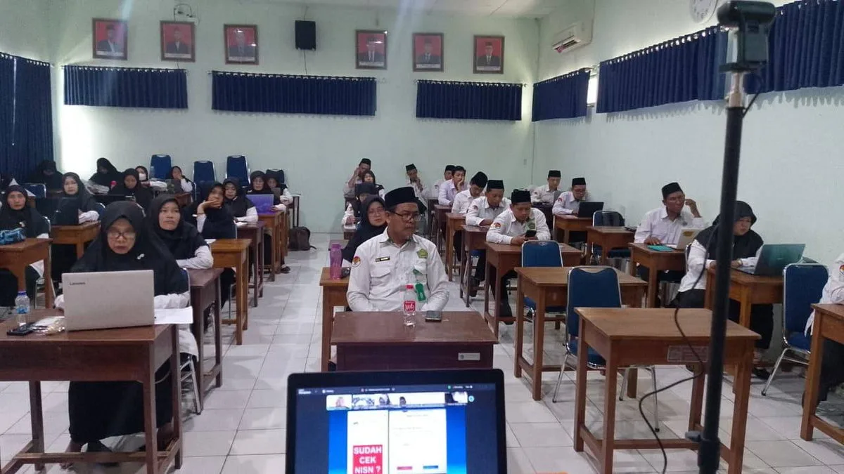 Guru MAN 5 Sleman Ikuti Webinar Strategi Dampingi Murid Raih Sukses TKA dan Kampus Idaman 2026