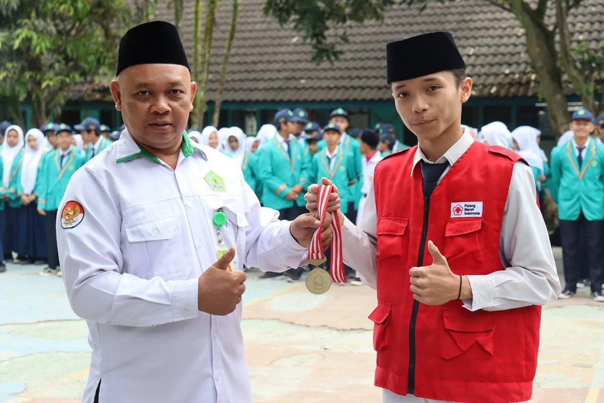 Murid MTsN 7 Sleman Sabet JUARA 1 KUMITE -40 Kg SMP Putra International Karate Championship Open Tournament V  “KEMENPORA RI CUP”