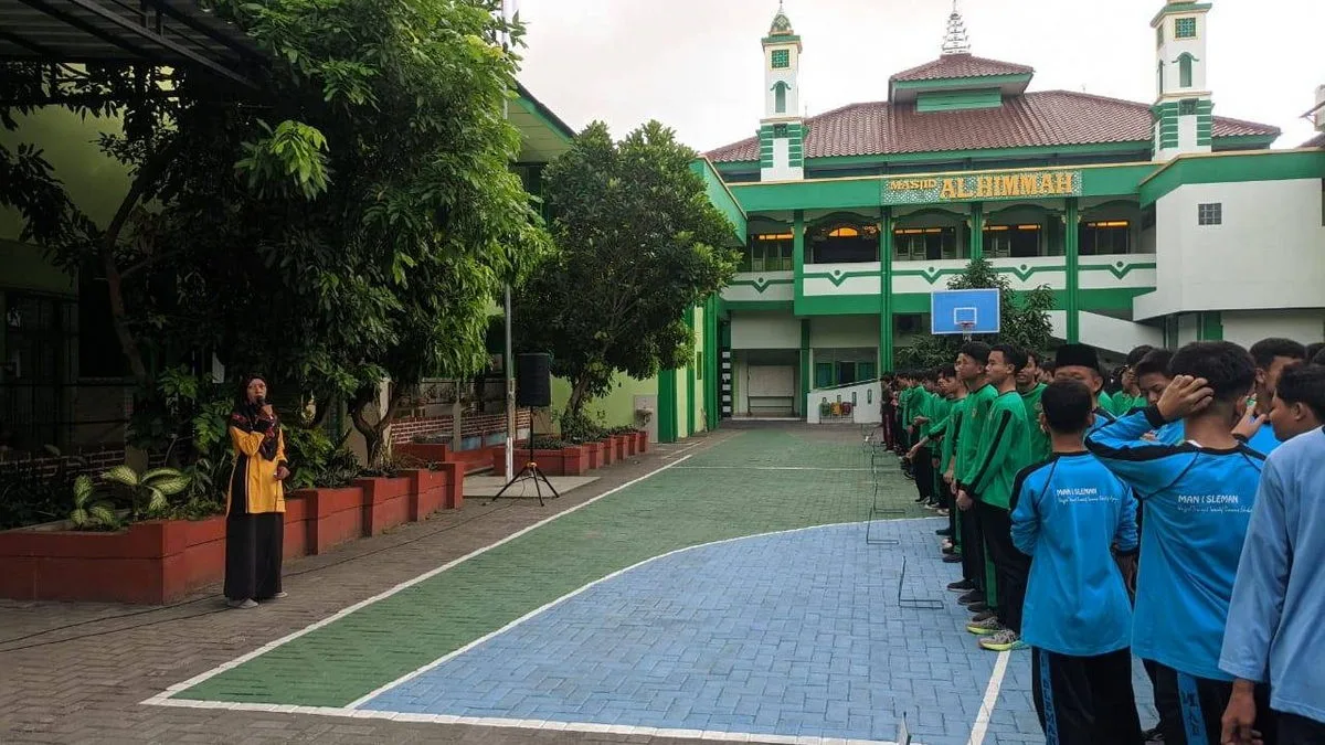 Meriahkan Haornas 2025, MAN 1 Sleman Gelar Jalan Sehat dan Senam