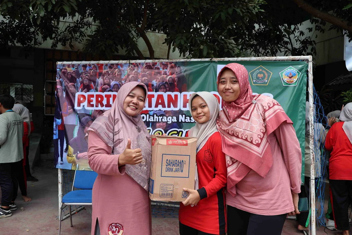 Pembagian Doorprize Semarakkan Peringatan HAORNAS di MTsN 8 Sleman