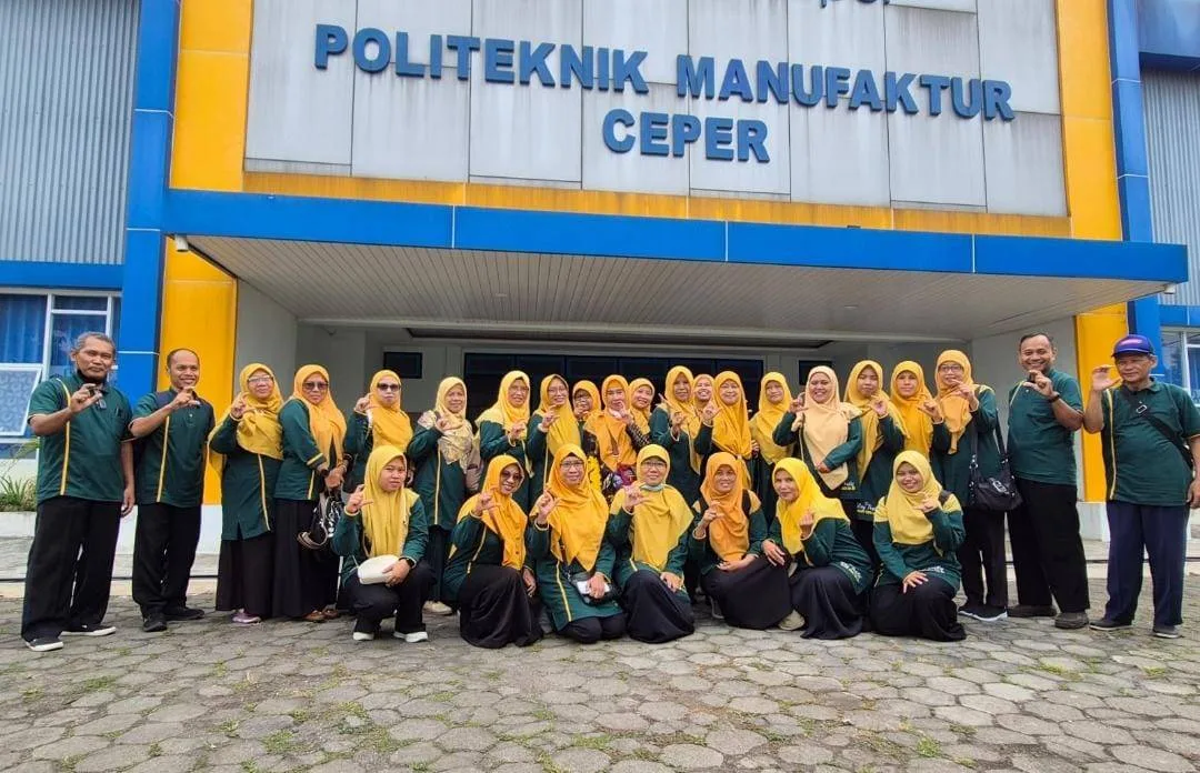 Guru Kimia MAN 5 Sleman Ikuti Studi Lapangan MGMP Kimia DIY di Polman Ceper Klaten