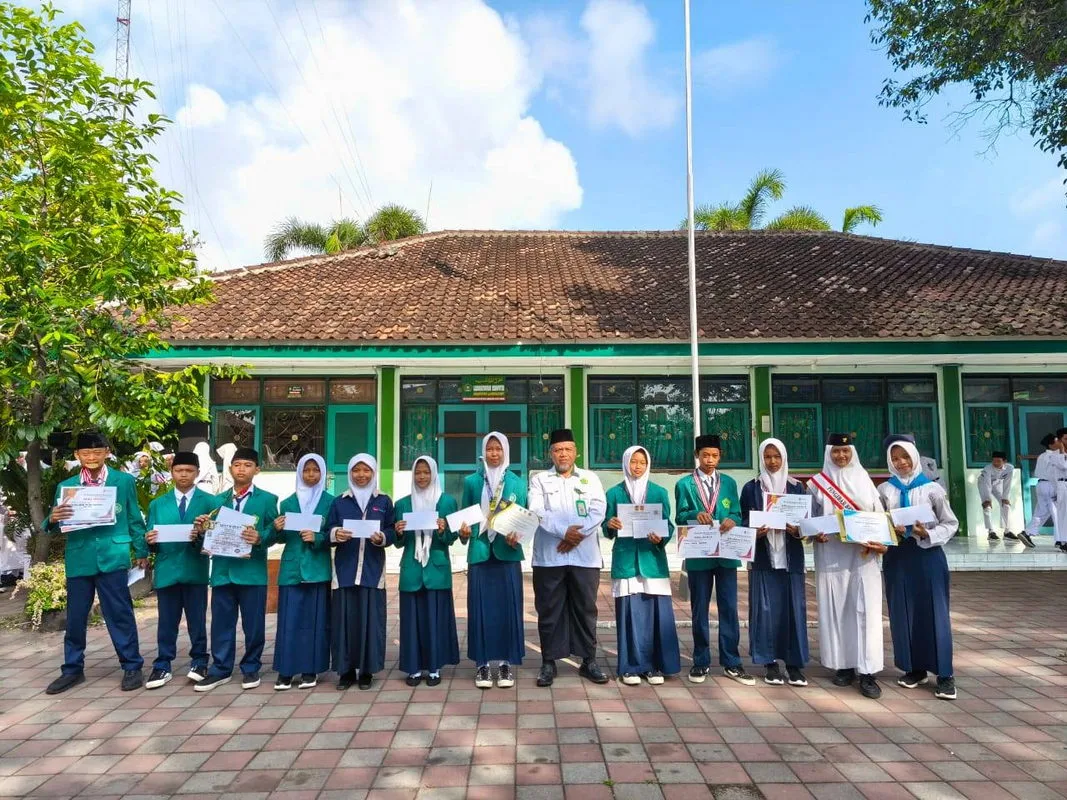 MTsN 1 Sleman Apresiasi Siswa Berprestasi Tahun Ajaran 2025/2026