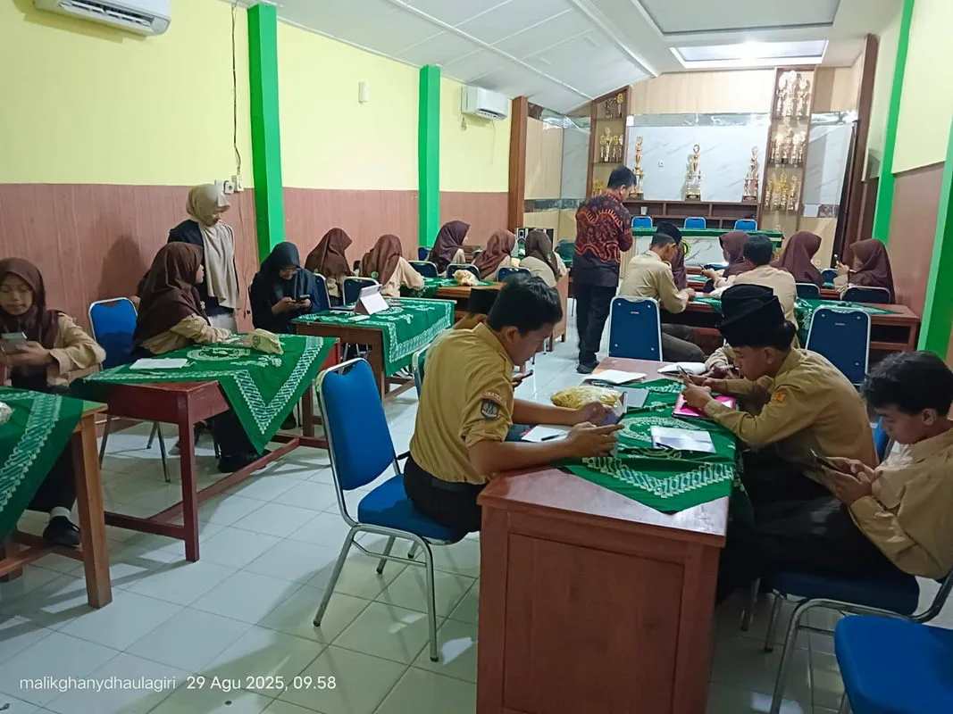 MTsN 3 Sleman Kirim 10 Proposal Untuk Ajang Kompetisi Research OMI 2025