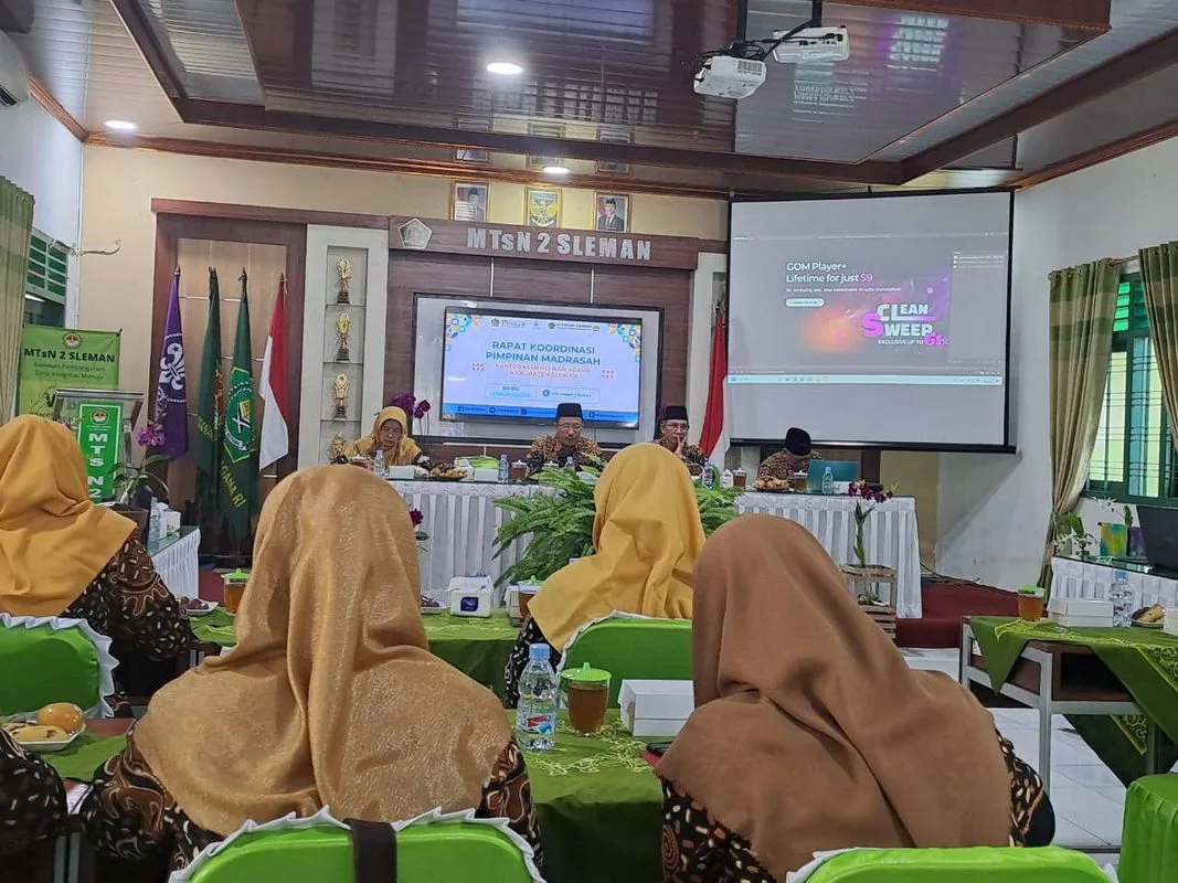 Pimpinan MTsN 8 Sleman Hadiri RAKORPIM Madrasah, Terima Penghargaan IKPA Nilai Sempurna (100)