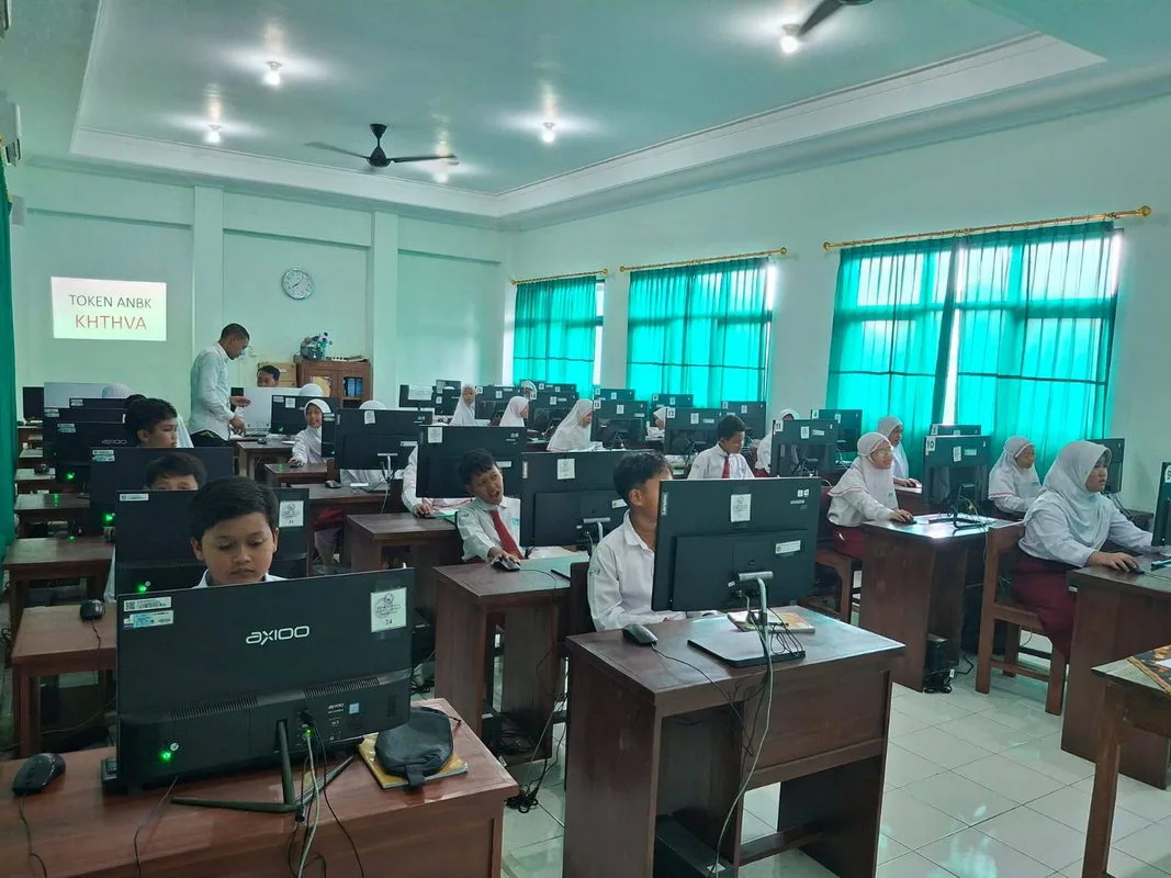 Semangat Pagi Anak MIN 1 Sleman! Kelas 5 Jalani Ujian ANBK dengan Antusias