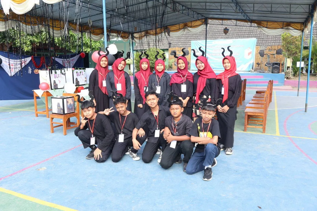 Unik, TPS 1 MTsN 8 Sleman Hadirkan Nuansa Rumah Hantu di Pemilu OSIS 2025