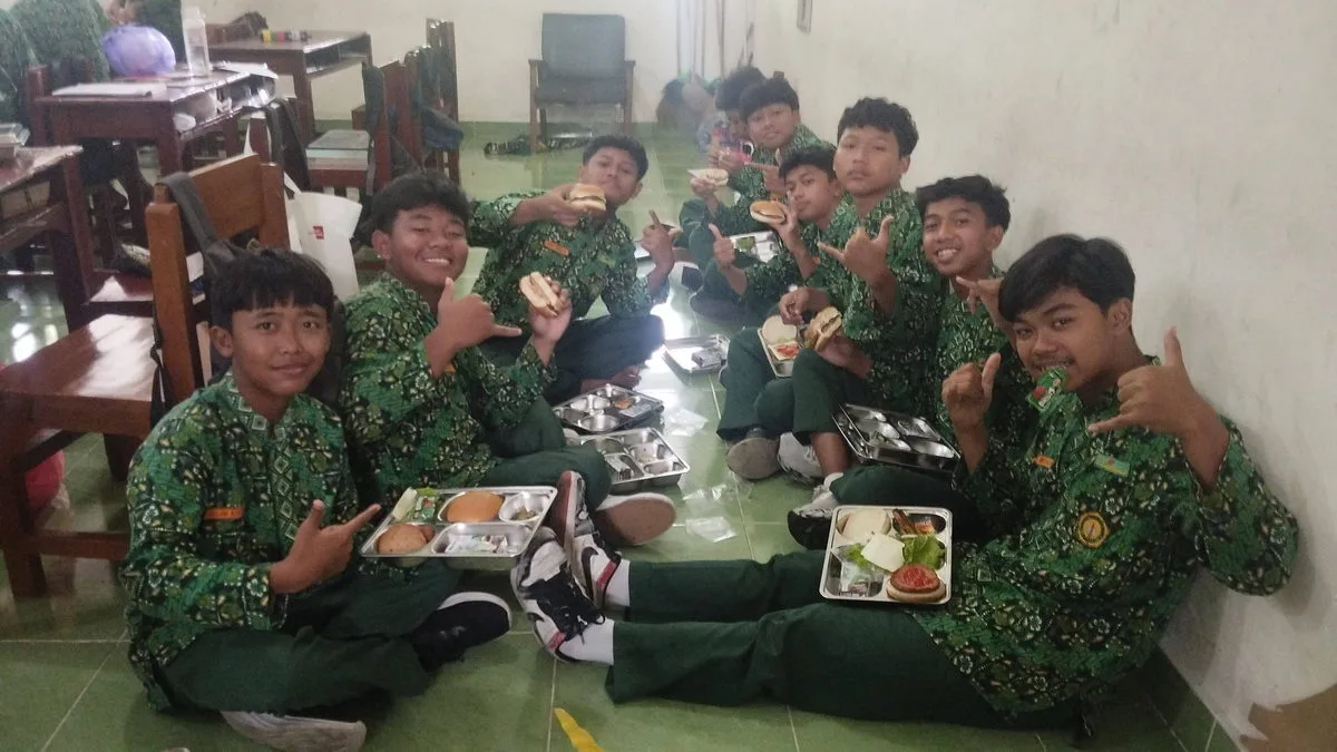Variatif, Burger Menu Favorit MBG Bangkitkan Semangat Belajar