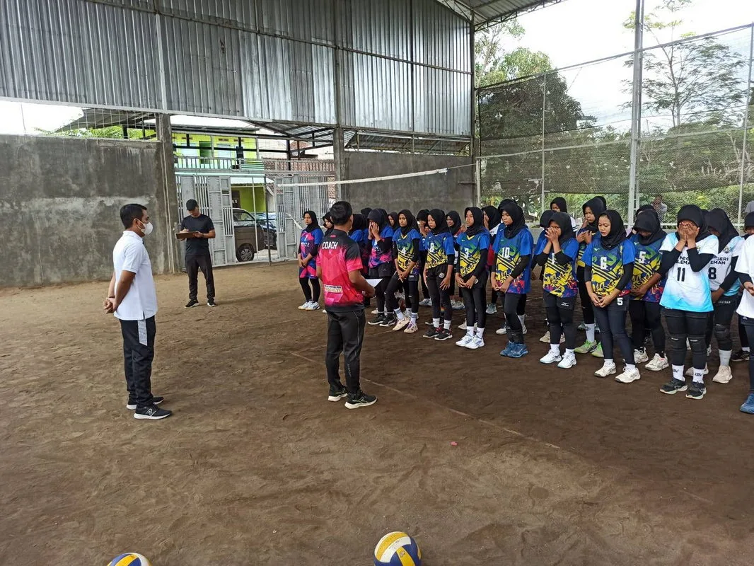 Enam Siswa MTsN 3 Sleman Lolos Seleksi Voli Menuju Tingkat Provinsi