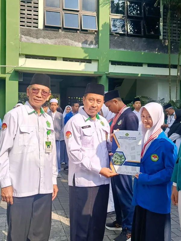 Nadia Karim Persembahkan Medali Olimpiade IPA untuk Madrasah