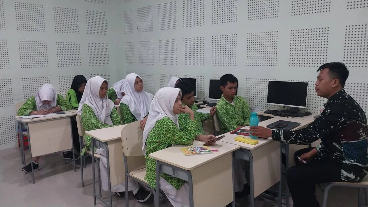 Briefing Koordinator Riset MTsN 9 Sleman Persiapkan Tim Riset Menuju Pekan Kompetisi Madrasah (PKM) 2025
