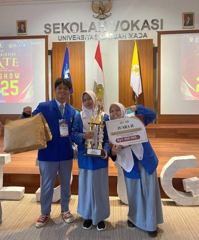 MAN 3 Sleman Raih Juara 2 National Legislative Debate 2025 di UGM