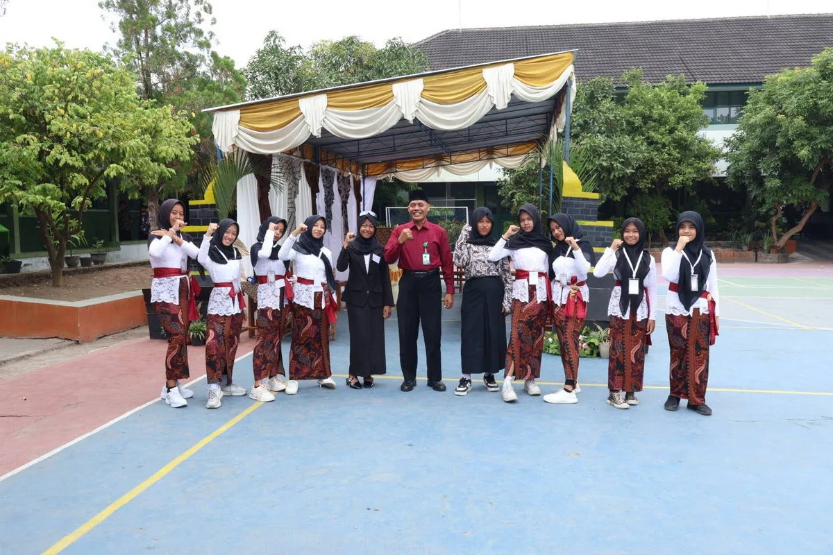 Nuansa Bali, TPS 2 Siap jadi Saksi Pesta Demokrasi PEMILOS MTsN 8 Sleman