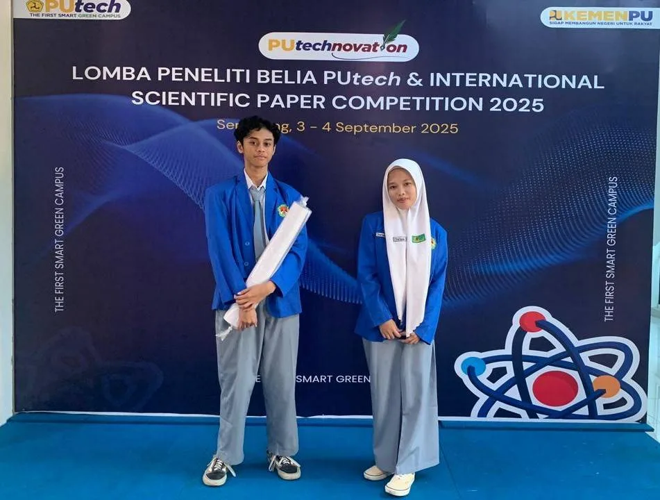 Tim Riset MAN 3 Sleman Raih Penghargaan Poster Penelitian Terbaik Bidang Geografi di PUtechnovation 2025