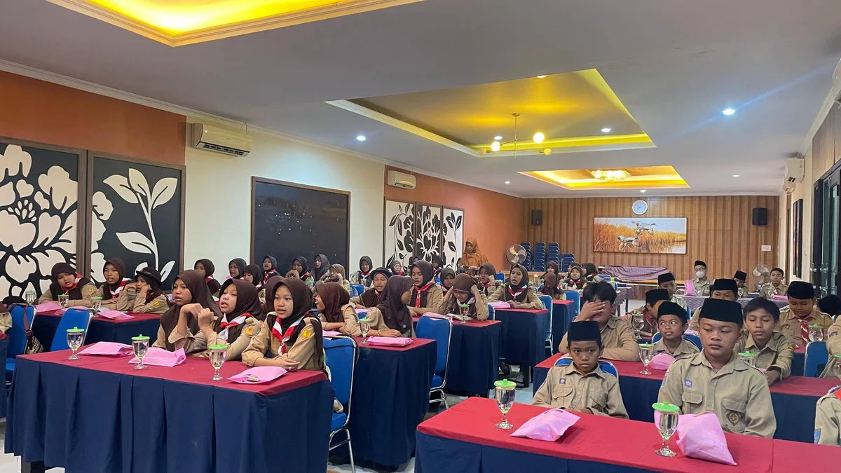 Bangun Karakter, Gapai Prestasi! Siswa MIN 1 Sleman Dapat Suntikan Semangat dari Kak Aji Syafa