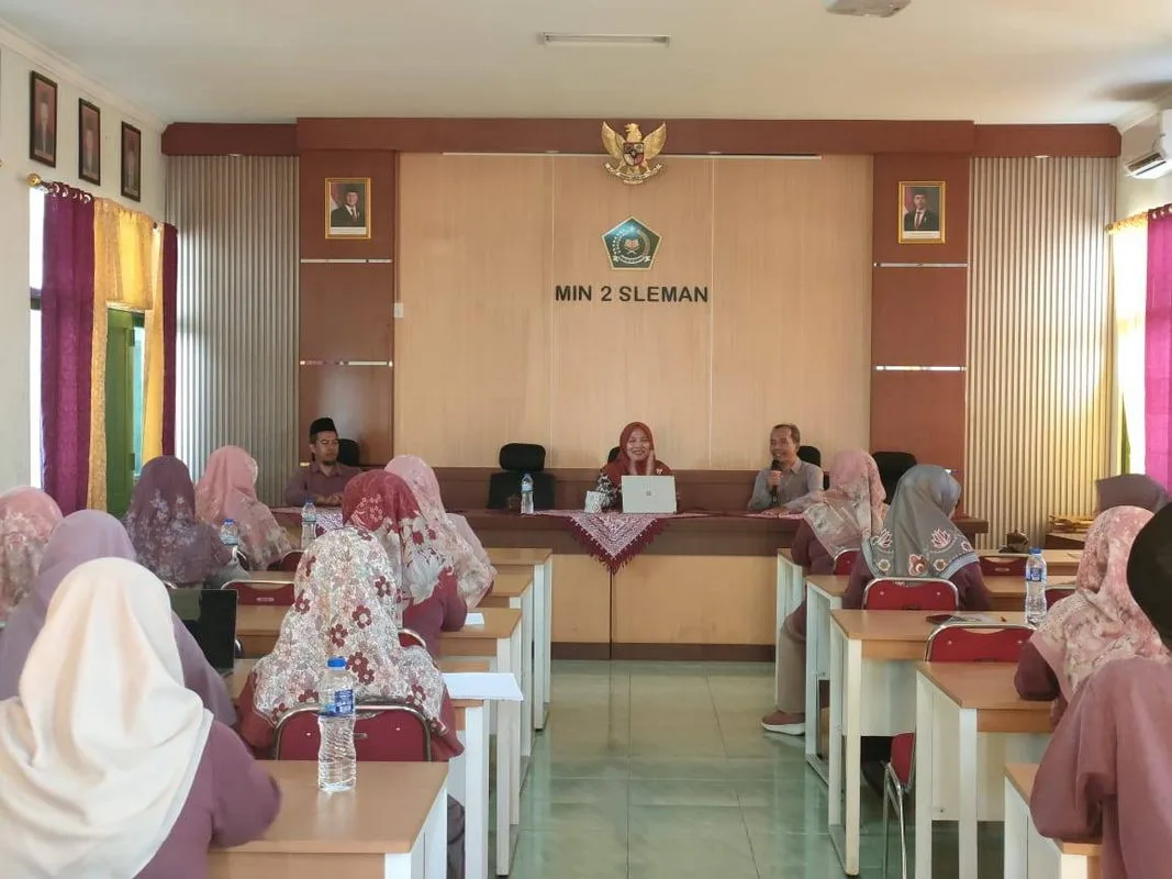 Bersinergi, Guru Pegawai MIN 2 Sleman Ikuti Pembinaan Bersama Pengawas Madrasah