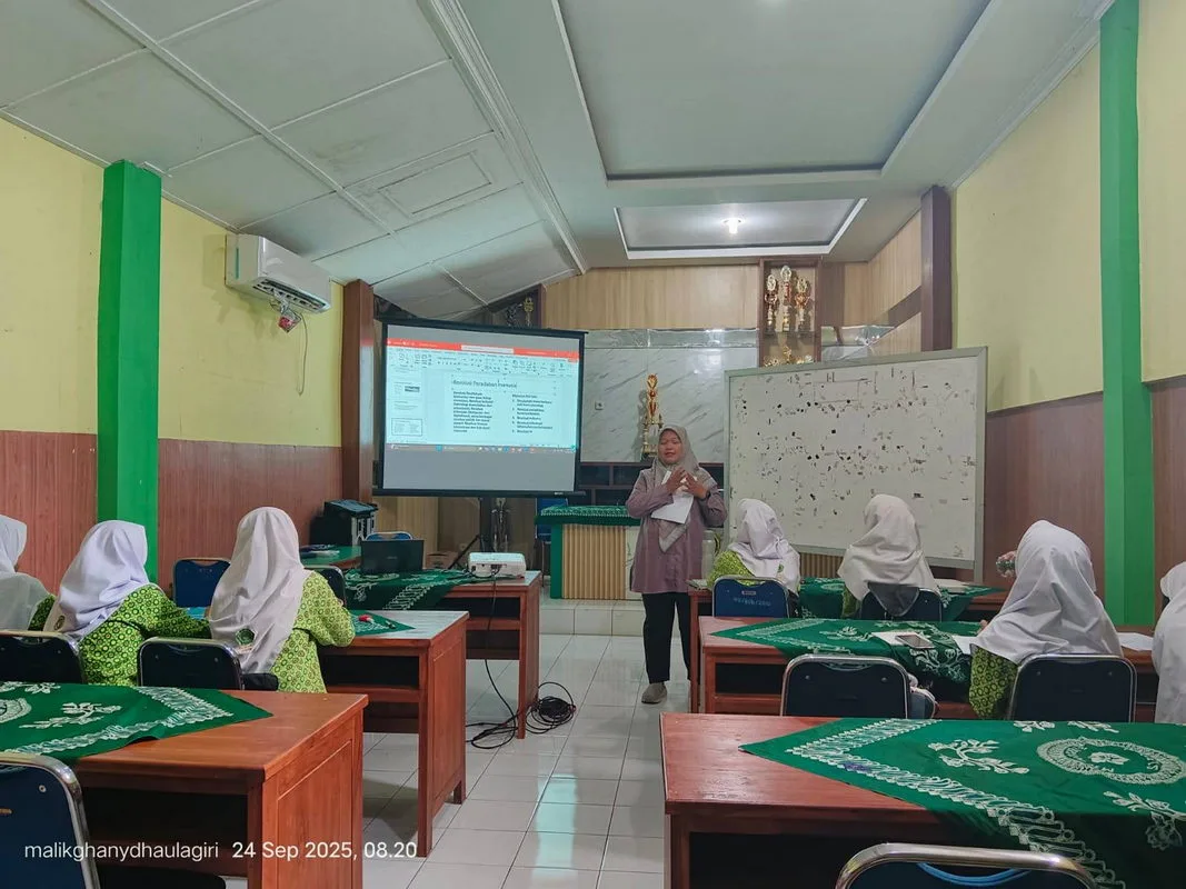 Kerja Sama MTsN 3 Sleman – UNY, Bimbingan IPS Lanjutan Pertemuan Pertama Gali Materi Sejarah