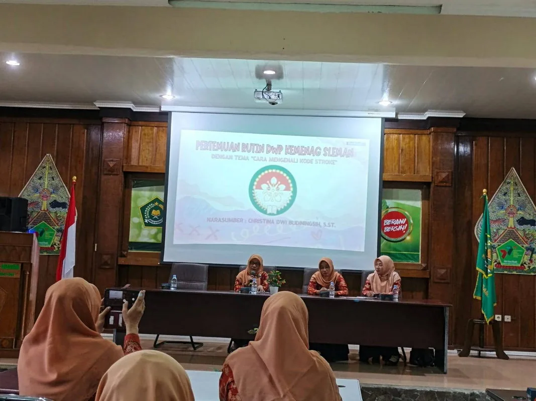 Sinergi dan Silaturahmi: Kepala MIN 1 Sleman Berpartisipasi dalam Pertemuan DWP Kemenag Sleman