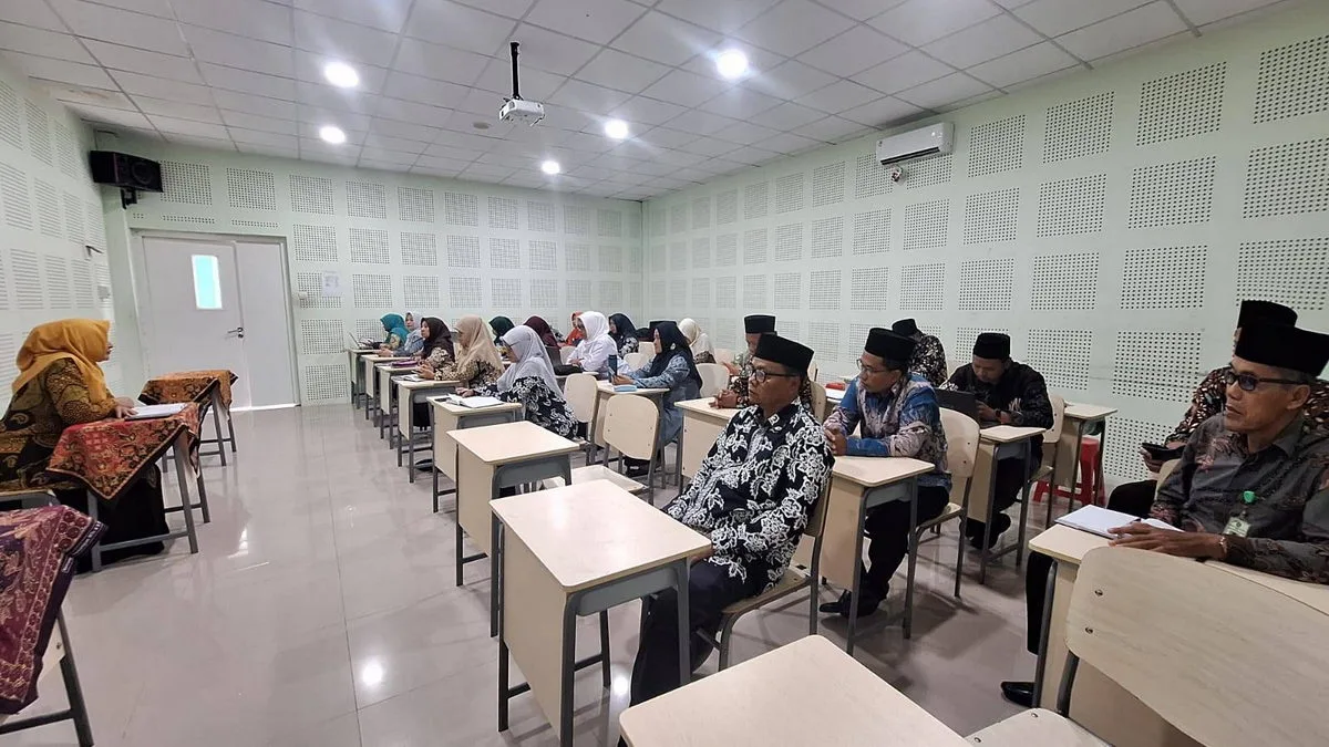 Pesan Kamad MTsN 9 Sleman dalam Briefing: “Tanggung Jawabku adalah Ibadahku”