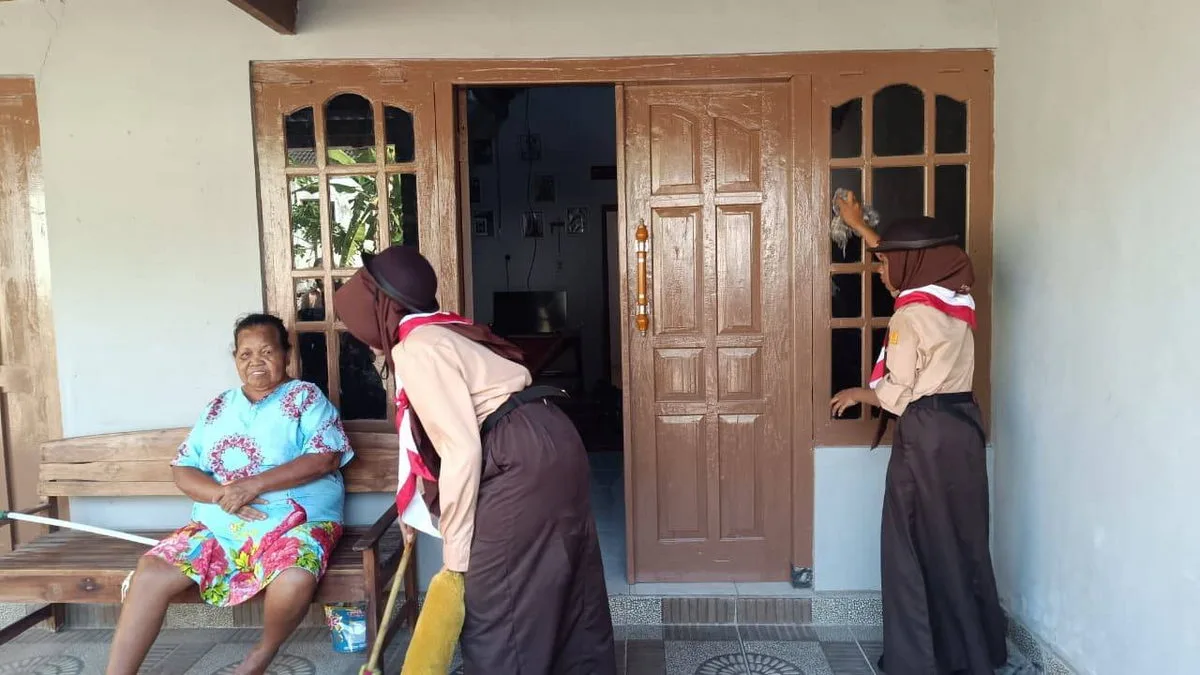 Pramuka MTsN 8 Sleman Gelar Bakti Masyarakat di Lingkungan Sekitar Sekolah