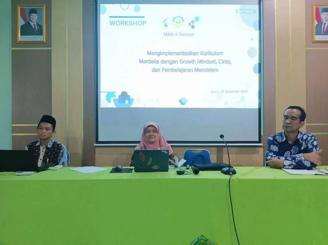 Tingkatkan Profesionalisme, Guru MAN 4 Sleman Ikuti Workshop Deep Learning