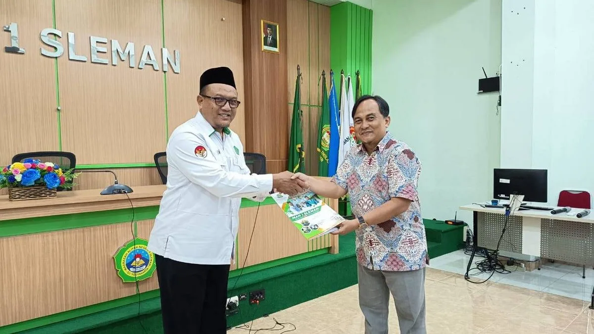 Serah Terima Pengurus Komite MAN 1 Sleman Periode 2025-2028