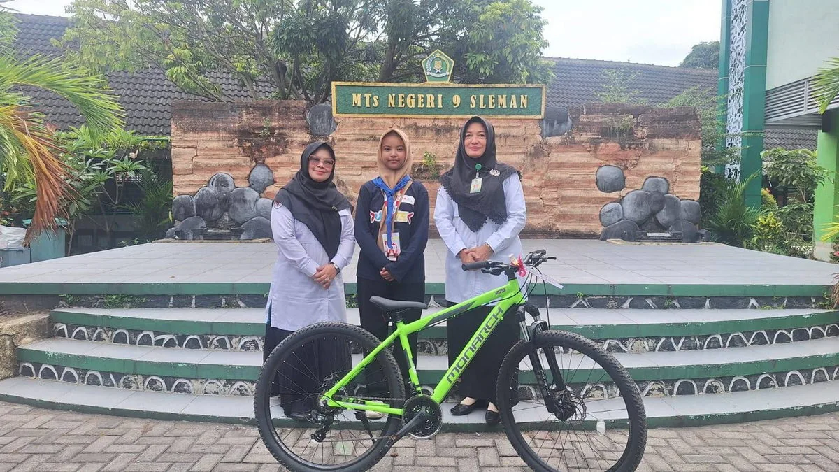 Khansa, Siswi MTsN 9 Sleman Raih Doorprize dalam Kegiatan JUMTEK PMI DIY 2025