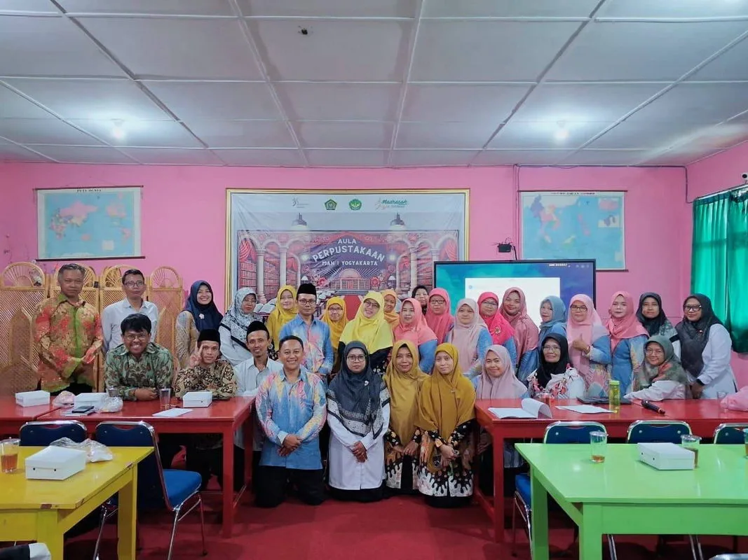 Tingkatkan Mutu Asesmen, Guru MAN 5 Sleman Hadiri MGMP Bahasa Indonesia se-DIY