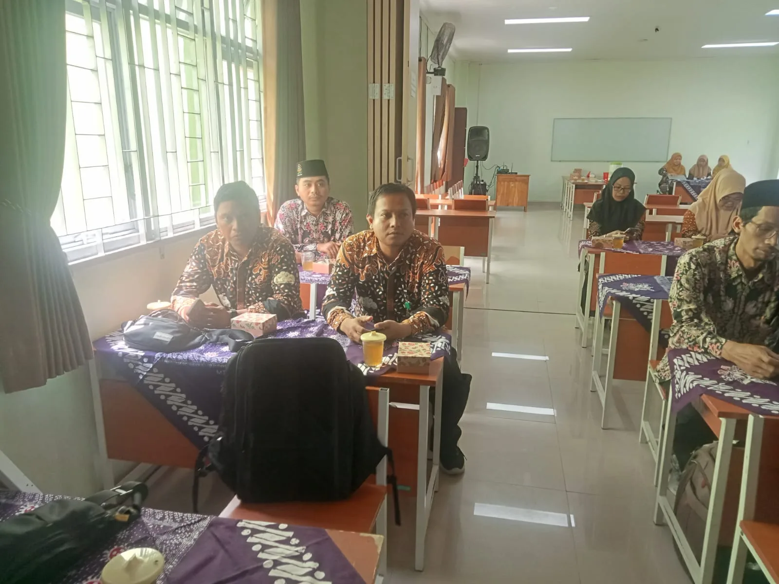 Dua Guru Mata Pelajaran Pendidikan Pancasila MTsN 9 Sleman Hadiri Pertemuan MGMP
