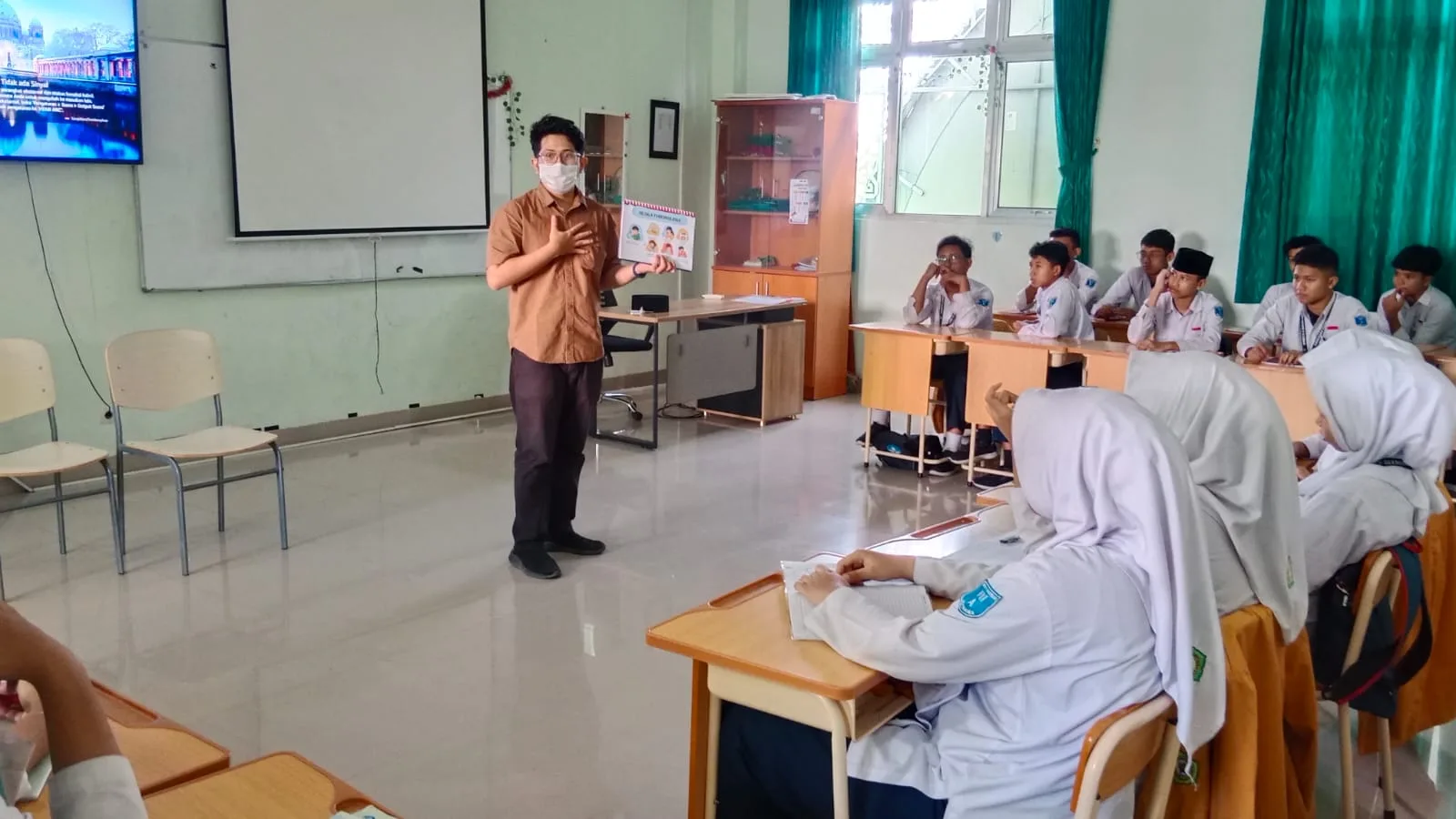 MTsN 9 Sleman Gandeng Puskesmas Depok 1 Gelar Penyuluhan tentang Penyakit Menular TBC